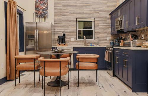 Cabin 7 (1-Bed, Modern-Luxury w. Hot Tub) - Photo 5