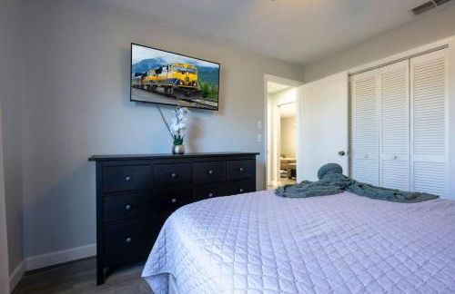 Family Fun Ping Pong BBQ Walk to Park Nearby - Photo 13