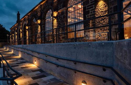 Apartment 4 - striking, 2 bedroom luxury apartment - close to town, mainline rail & theatre - Photo 42