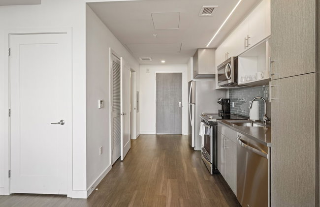 Placemakr Marymount Ballston - Photo 49