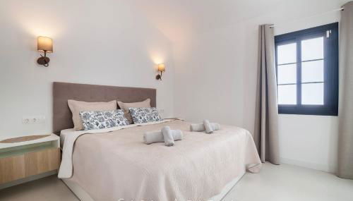 CASA AGATHA - 3 terraces, AC, tv channels, 2 bedrooms & bathrooms, heated pool - Foto 4, towels