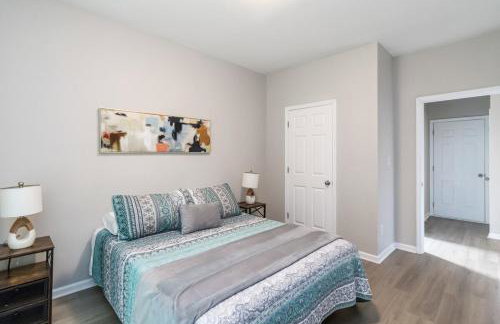 5-Bed Gem Close to Duluth Fun Sleeps 16 - Foto 8