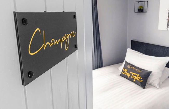 The Gathering Chester 1 Sleeps 14 Very Close to City Centre - Photo 51