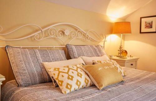 Chapel Cottage Set in a private courtyard in central location with 2 parking spaces - Foto 22