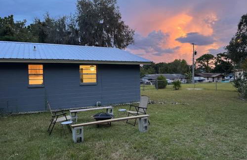 House of Shells, beautiful garden, fenced yard, dog friendly, fire pit! - Foto 27