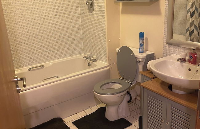 Whitworth Street Apartment in Manchester - Photo 17