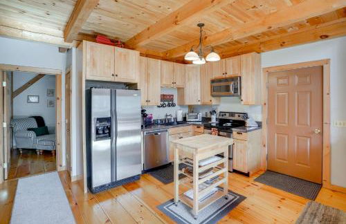 1 Mi to Mt Snow Luna Stella Home with Fireplace - Photo 10