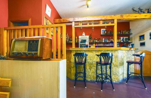 Three-Bedroom Apartment In Ostrvica - Photo 29