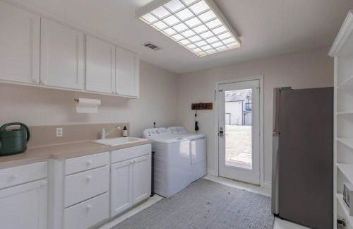 Colorado river access, game room & swimming pool - Photo 65