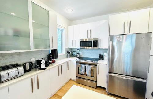 Heated Pool Tropical House with Summer Kitchen 3BR- Oasis in Miami! - Foto 7