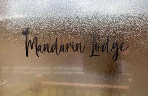 Mandarin Lodge with Hot Tub - Foto 3