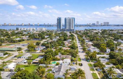 Family-Friendly Beach Home in West Palm Beach, FL - Foto 1