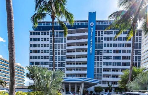 Oceanview on SAND located in Ocean Manor Resort Fort Lauderdale Beach 2 bed 2 bath spacious corner unit partial ocean view - Foto 34