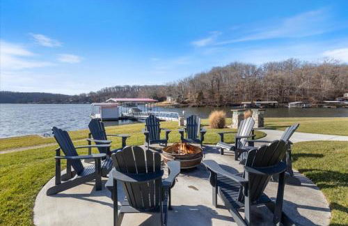 LOTO Pointe, Updated Luxury Home w/ Boat & PWC Slip, Boat Ramp, Firepits, Pool Table & More! - Foto 60