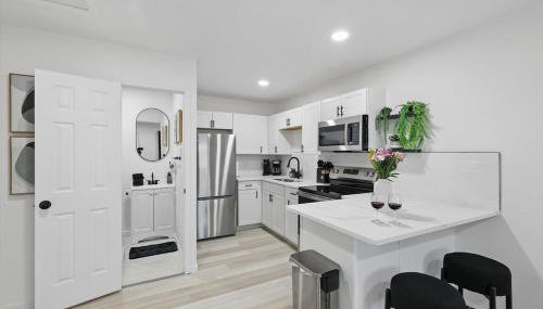 Modern 2BR Unit Hot Tub - Foto 5