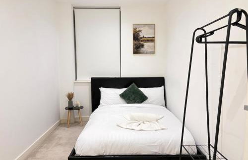 Modern and Spacious 3BR Flat W Balcony - Sleep 12 - Foto 24