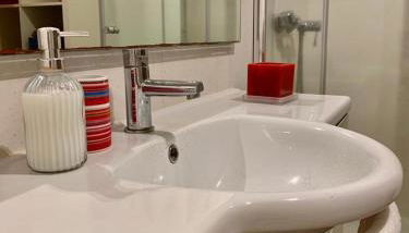 Yellow Five Apartment - Photo 5