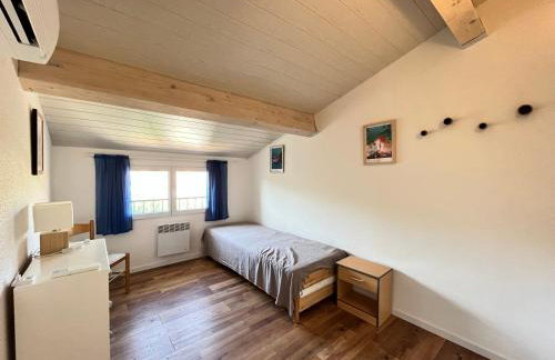 Belle villa entièrement climatisée 4 chambres 10 couchages, fibre WIFI, 2 terrasses parking privatif dans résidence sécurisée piscine commune 800 m de la mer LRCS69 - Foto 13