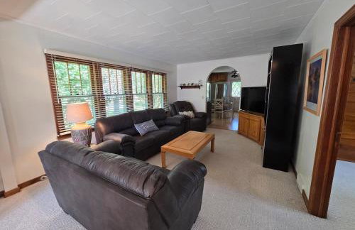 Elena's Lake Cottage - A Cozy Lake Getaway - Foto 17