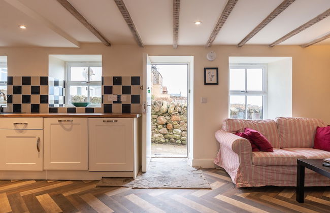 Cellardyke 3-bed Cottage, Sleeps 6 by Seafront - Foto 9