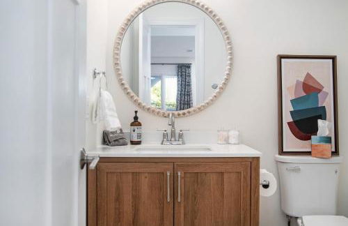 Stunning 5BR Villa Large Hot Tub & Scenic Yard - Foto 49