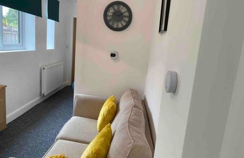 Cozy Self-Contained Suite with Own Entrance - Foto 2
