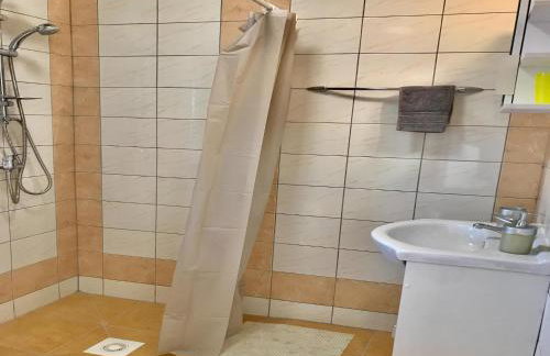 Charming Countryside Apartments - Photo 40