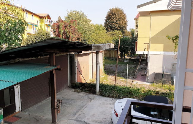 Comfortable Apartment in Residential Area - Photo 12