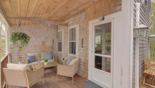 Short drive to town and popular beaches - Photo 3