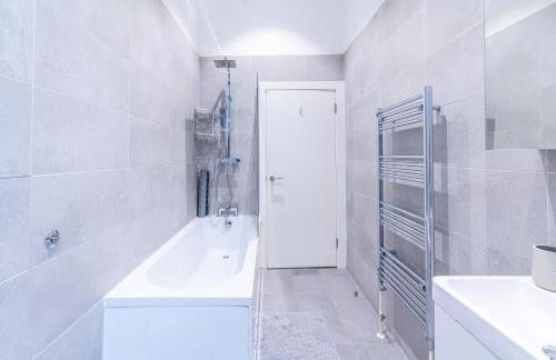 City of London Deluxe 4BR Steps to Tube - Foto 7