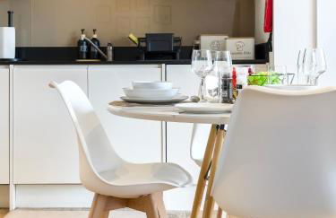 Modern Hoxton 2 Bed, 2 Bath Apartment with Balcony Sleeps 6 - Foto 9