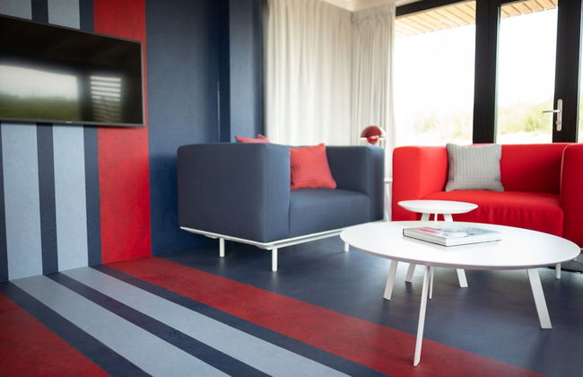 Modern, Trendy F1 Theme Lodge, Near the Sea - Foto 13