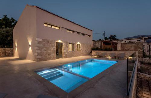 Olive Hideaway Private Pool Villa, Chania Sleeps 7 - Foto 1