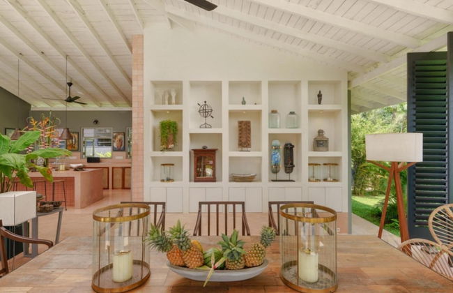 Cool and Contemporary Hilltop Villa With Ocean Views - Photo 15