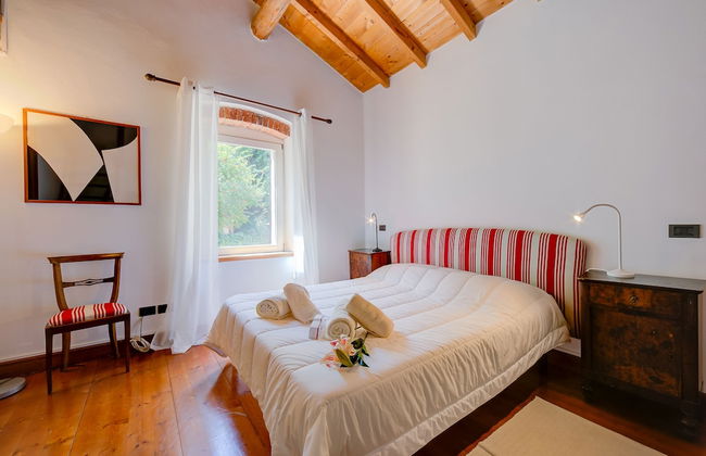 Alberta's Liberty House With Pool - Photo 9