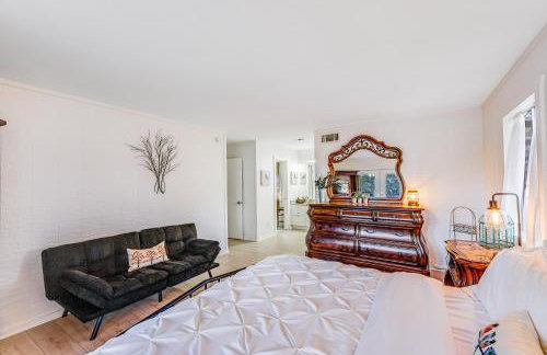 Hill country gem with private pool, deck, firepit, Ping-Pong, foosball, & WiFi - Photo 21