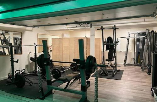 Hot Tub Steam Shower Gym in Charming Family Home! - Photo 30