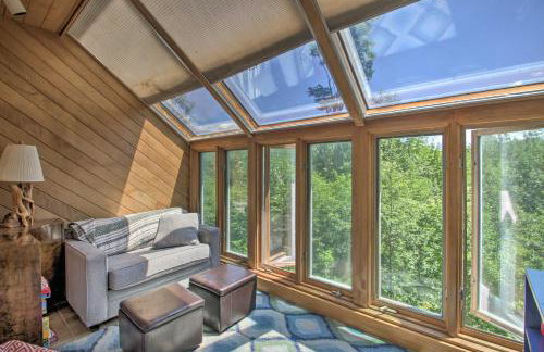 Spacious Ski-inandOut Black Mountain Home with Deck! - Foto 12