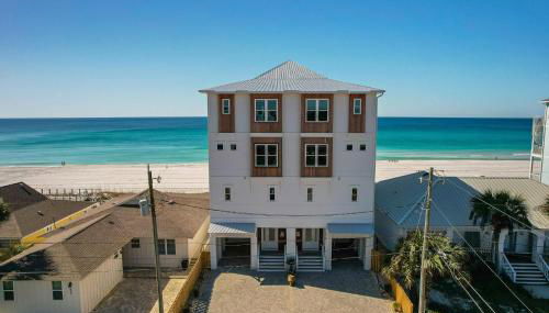 Beach House - Sugar Sands by Panhandle Getaways - Foto 2, sunbed, young children, locker, Other