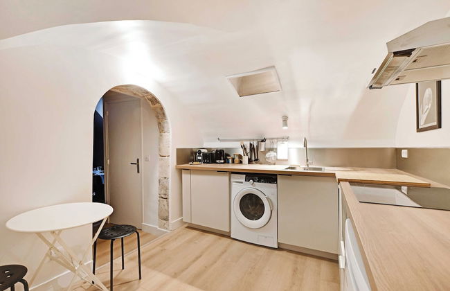 Authentic Apartment - 2br/4p - Monnaie - Photo 5