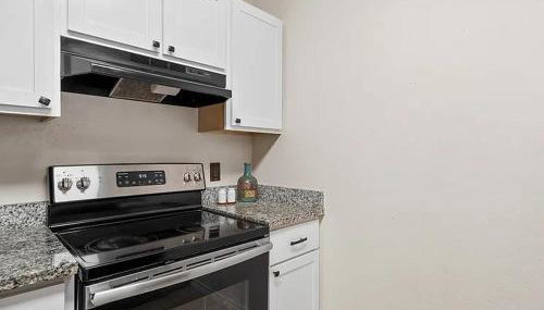 4 Bedroom 2 bath Beautiful spacious home for rent 1300 a month - Foto 3