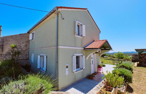 Gorgeous Home In Punta Kriza With Wifi - Foto 9