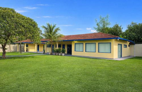 Casa ampla com jardim e 3 suítes em Novo Airão - Foto 1