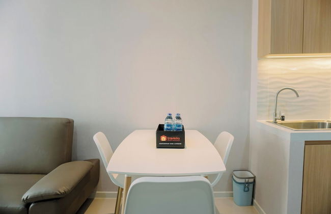 Comfort 1Br With Working Room At Daan Mogot City Apartment - Foto 22