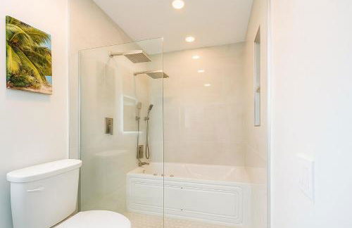 Waterfront HotTub Steps from the Airport Boat Slip - Foto 7