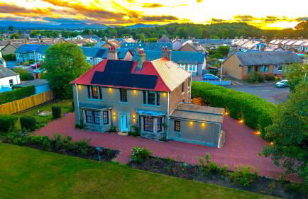 Red Roofs - 5BR Luxury - Large Gardens - EV Point - Near Edinburgh - Photo 4