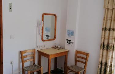 Lefteris Rooms - Foto 9