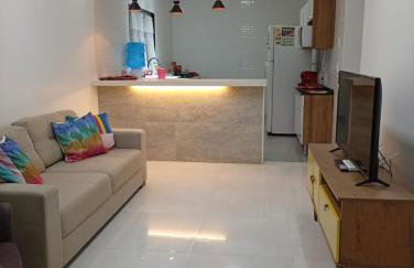 Casa ampla e nova à 400m da praia - Foto 8