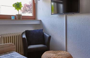 KATARINAS HOUSE mit 2 FeWo stilvoll, gemütlich & zentral Boxspringbett, Parkplatz, Balkon oder Garten - Foto 11