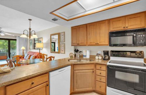 End Unit with Resort Views From Lanai - Foto 9